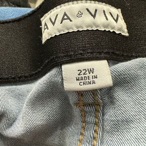Ava & Viv size 22w